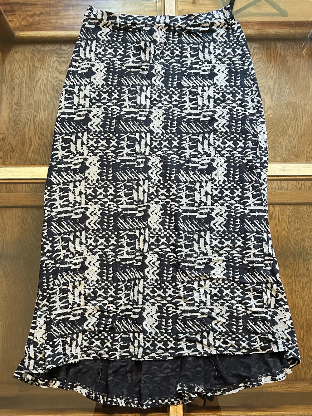 Billabong Black and Cream Patterned High-Low Maxi Skirt
